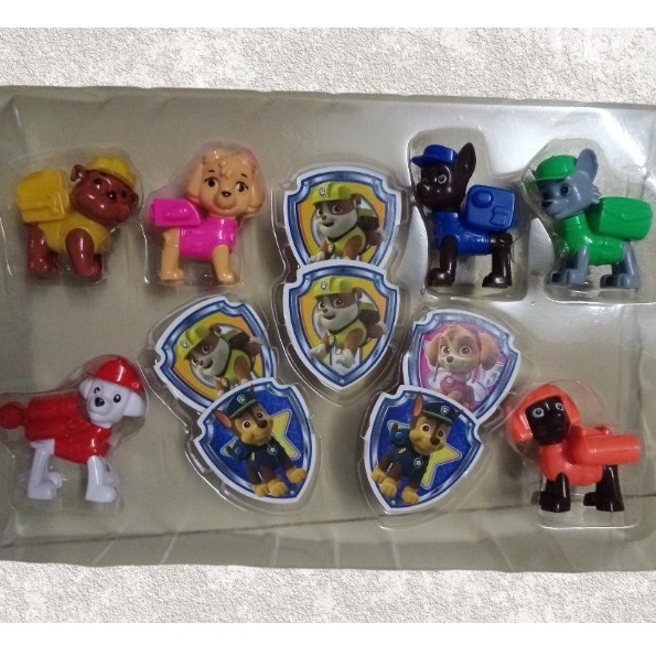 HỘP ĐỒ CHƠI BIỆT ĐỘI CHÓ CỨU HỘ KÈM HUY HIỆU PAW PATROL