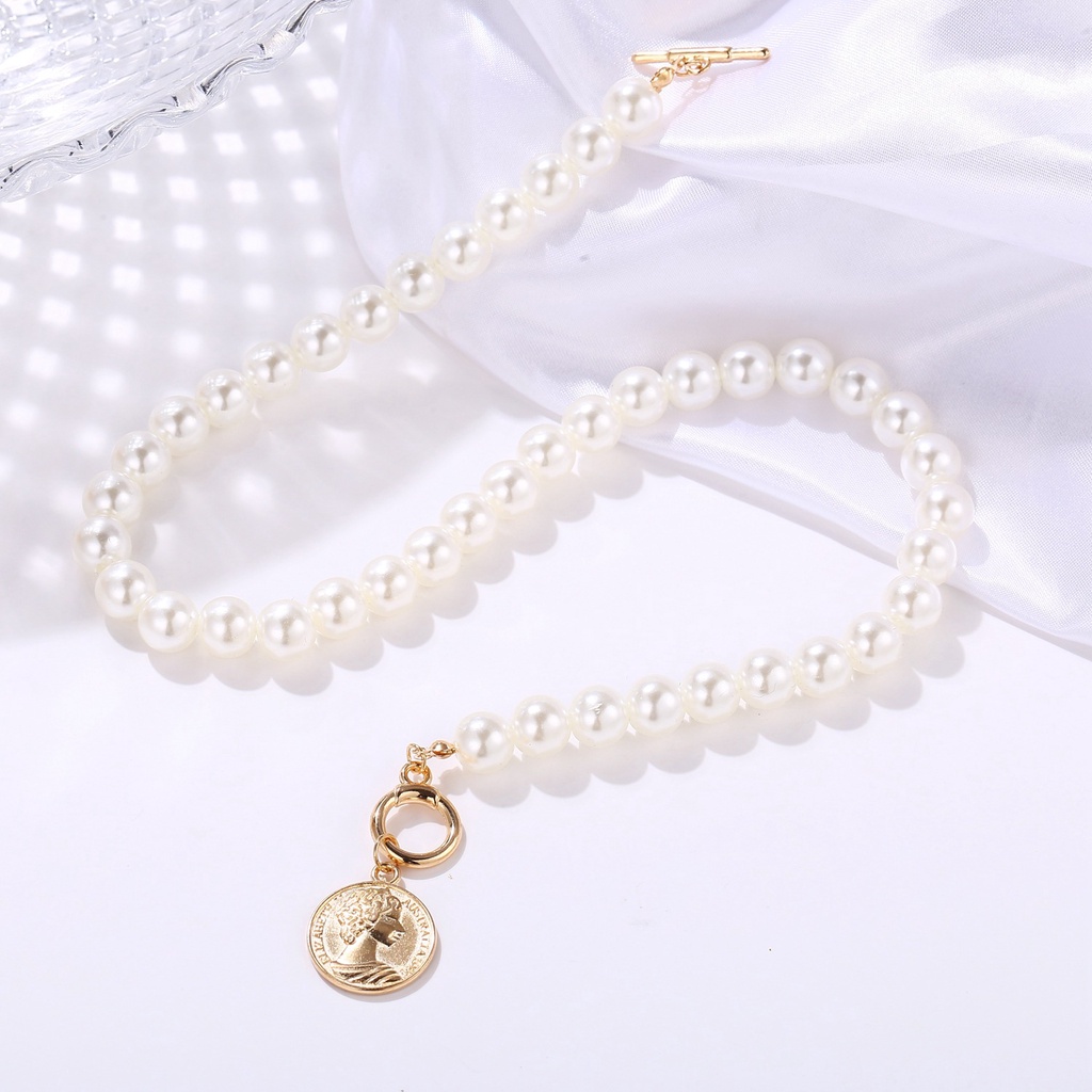 Vòng cổ mặt hình đồng xu điêu khắc chân dung đính ngọc trai nhân tạo thời trang cho nữ