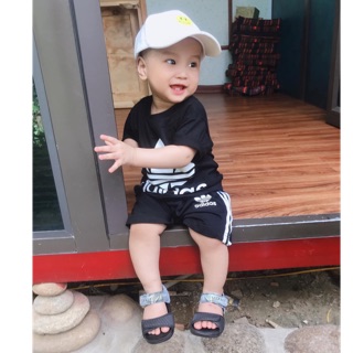 Bộ ba lá đen bé trai