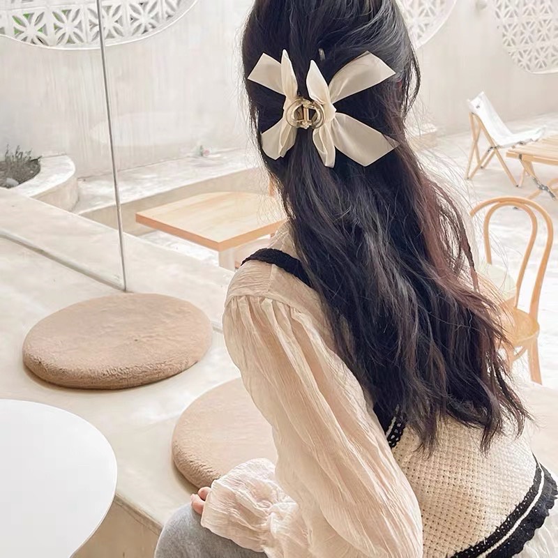 Kẹp Tóc Hình Cá Mập Thắt Nơ Sau Lưng Hàn Quốc 1 Cái