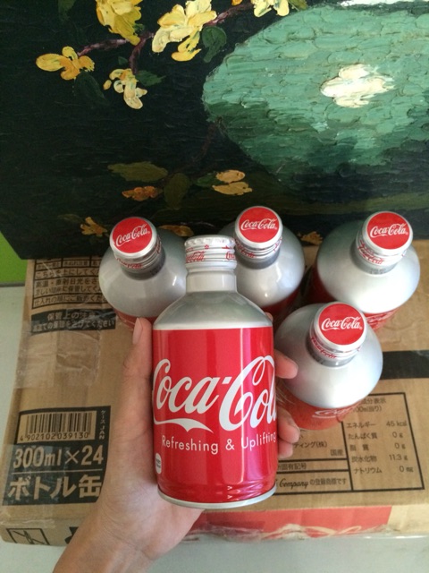 CocaCola Nhật chai nhôm, nắp vặn 300ml - Made in Japan