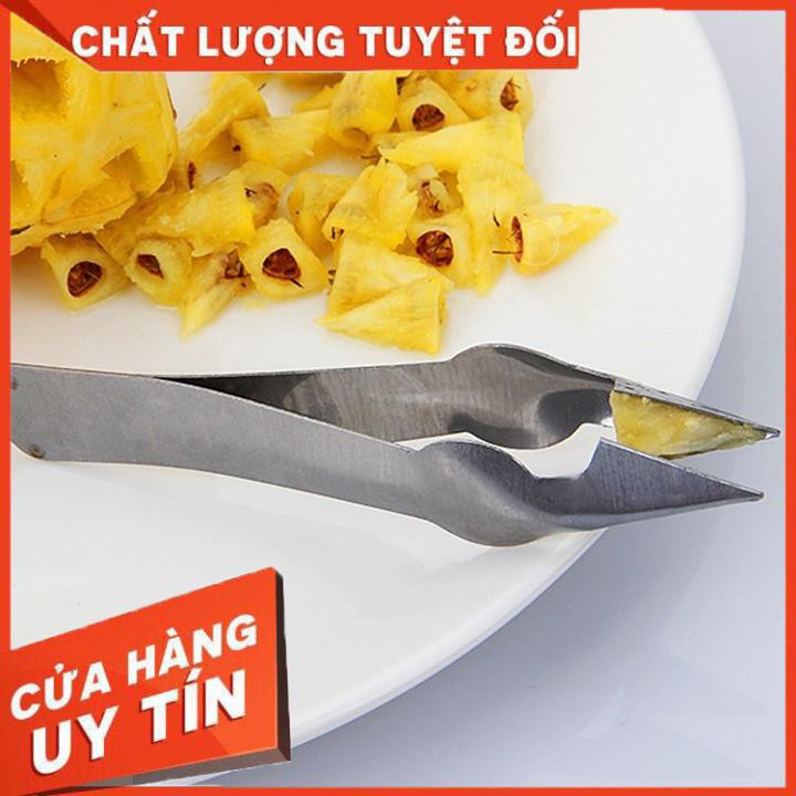 Dụng cụ gắp mắt dứa thông minh