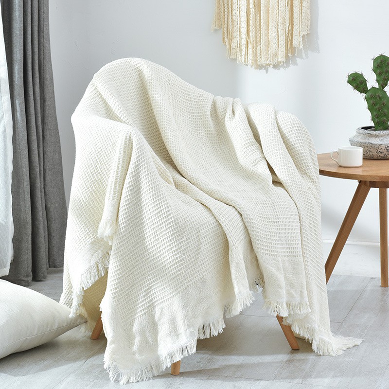 Chăn thảm phủ ghế sofa đan len tua rua màu trắng tổ ong PA9468