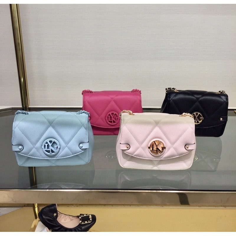 𝐓𝐮́𝐢  𝐋𝐲𝐧 đeo chéo tag màu mẫu mới