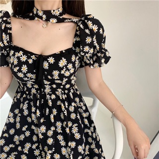 Đầm Xoè Hoa Cúc Đen Dây Choker Độccccc