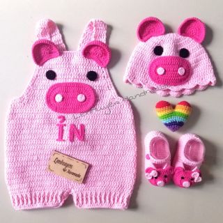 Set quần yếm và nón giày len handmade HEO HỒNG XINH YÊU