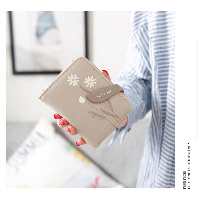 Ví/ Bóp Ngắn Cầm Tay Cho Nữ ERASHOP 079787 - Đựng Tiền/ Để Thẻ Hoa Cúc Nắp Prettyzys, Nhiều Ngăn, Rẻ Đẹp