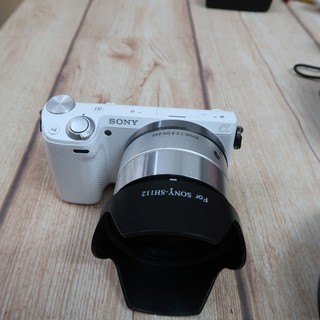 Mua Máy ảnh Sony Nex 5R kèm lens Sigma 30f2.8 ART có wifi