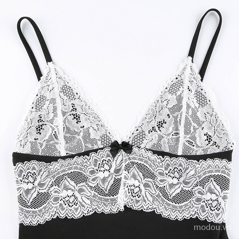 Đầm Ren Cổ Chữ V Khoét Sâu Gợi Cảm