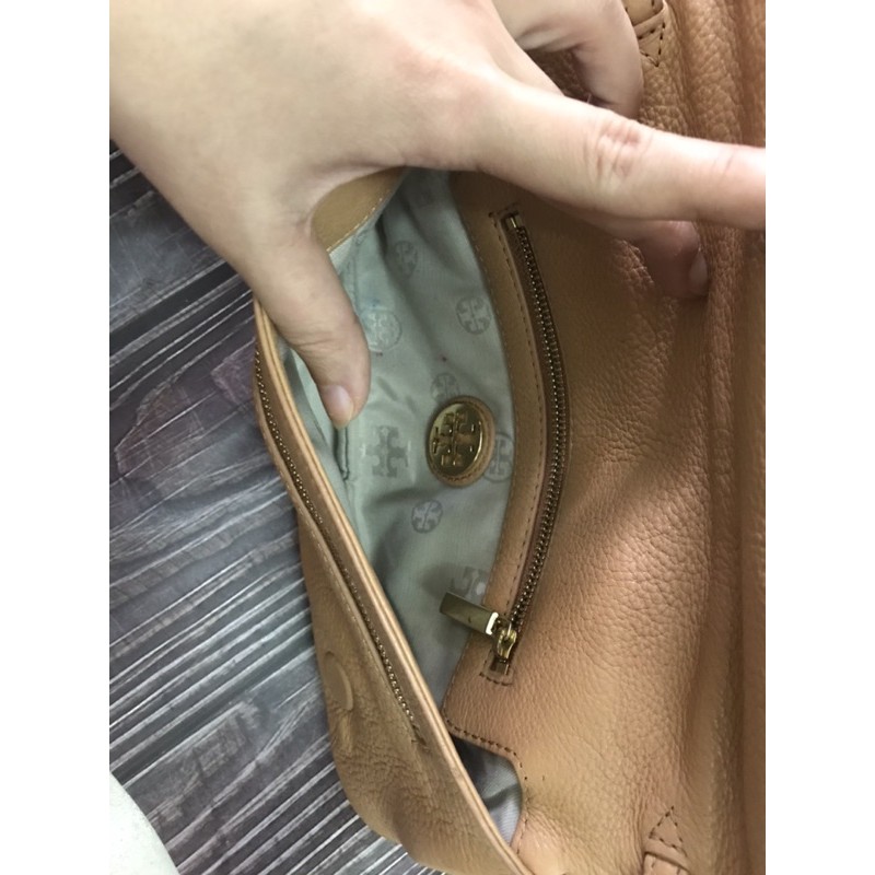 Túi xách tory burch auth pass
