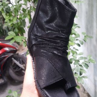 Boot xỏ ngón
