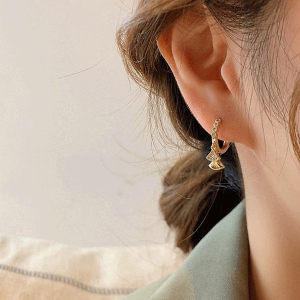 Khuyên Tai Hình Quạt Đính Đá Zircon Tròn Mỏng Dễ Phối Đồ Phong Cách Hàn Quốc Hàng Mới Cho Nữ