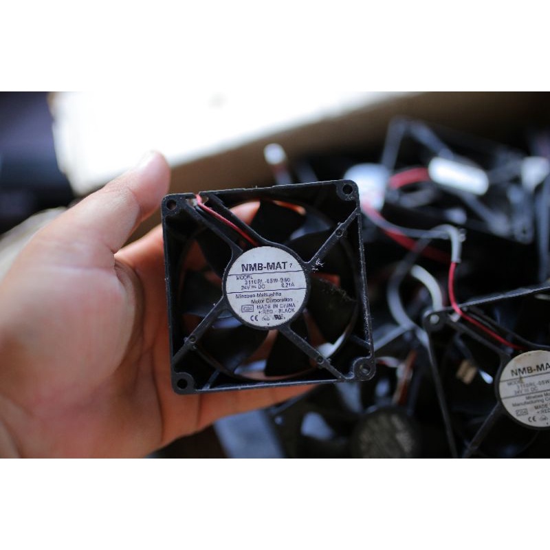 | Quạt 8x8x2.5cm 24v