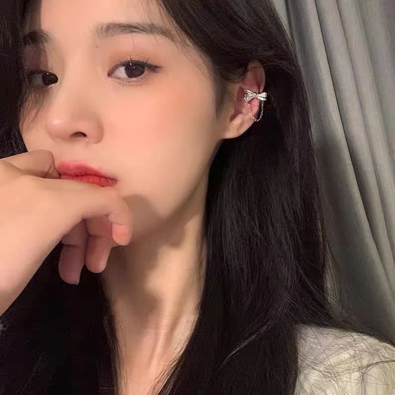 Khuyên Tai Dạng Kẹp Hình Nơ Tua Rua Màu Bạc Đính Đá zircon Thời Trang Xu Hướng Hàn Quốc Dành Cho Bạn Nữ