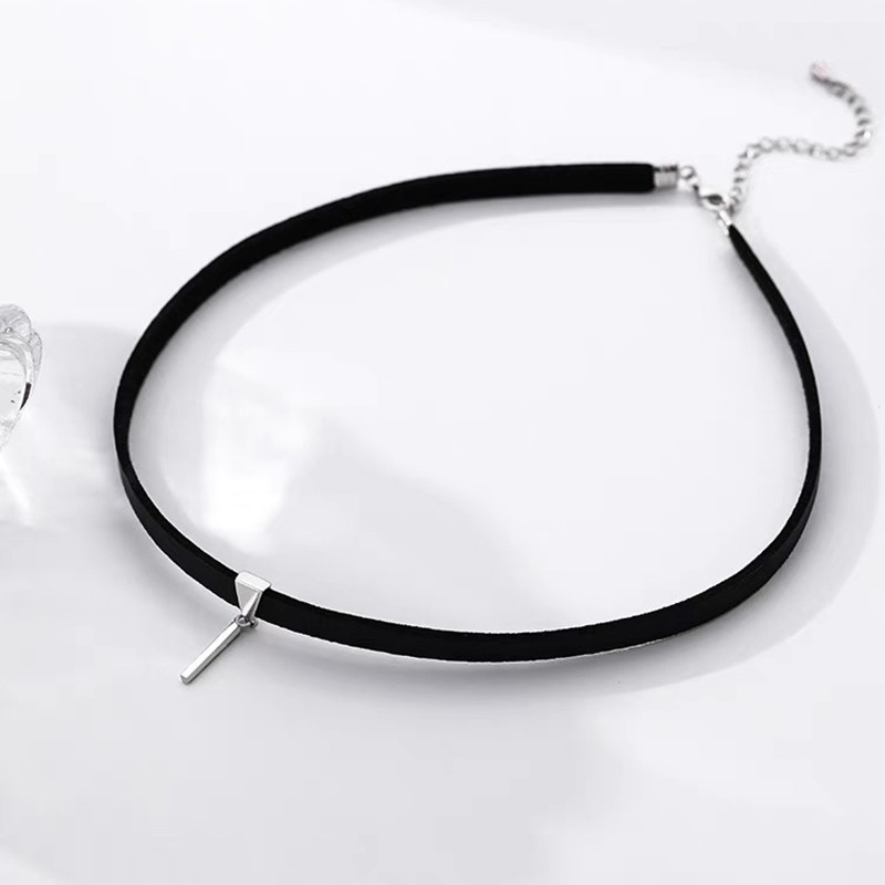 Vòng Cổ Choker Dây Da Đen Mặt Hình Học Đơn Giản Thời Trang