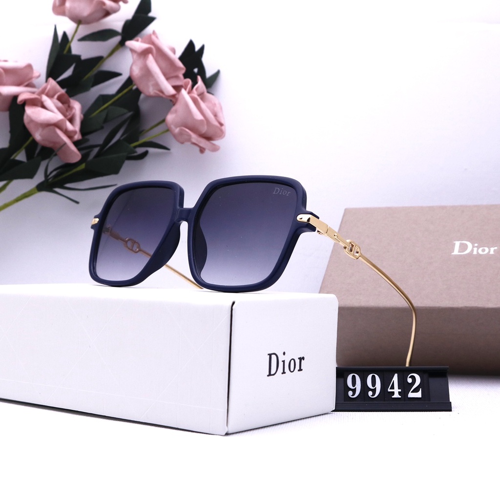 ! Dior!! Kính mát phân cực chống ánh sáng xanh mới cho nữ