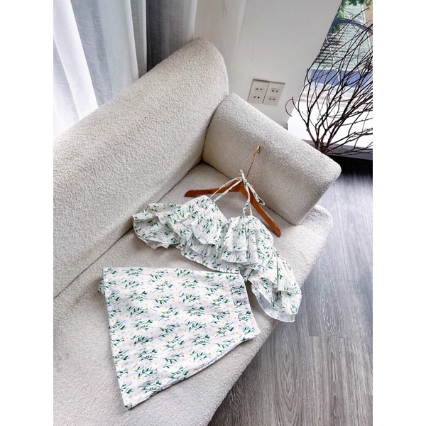 Set áo croptop chân váy hoa
