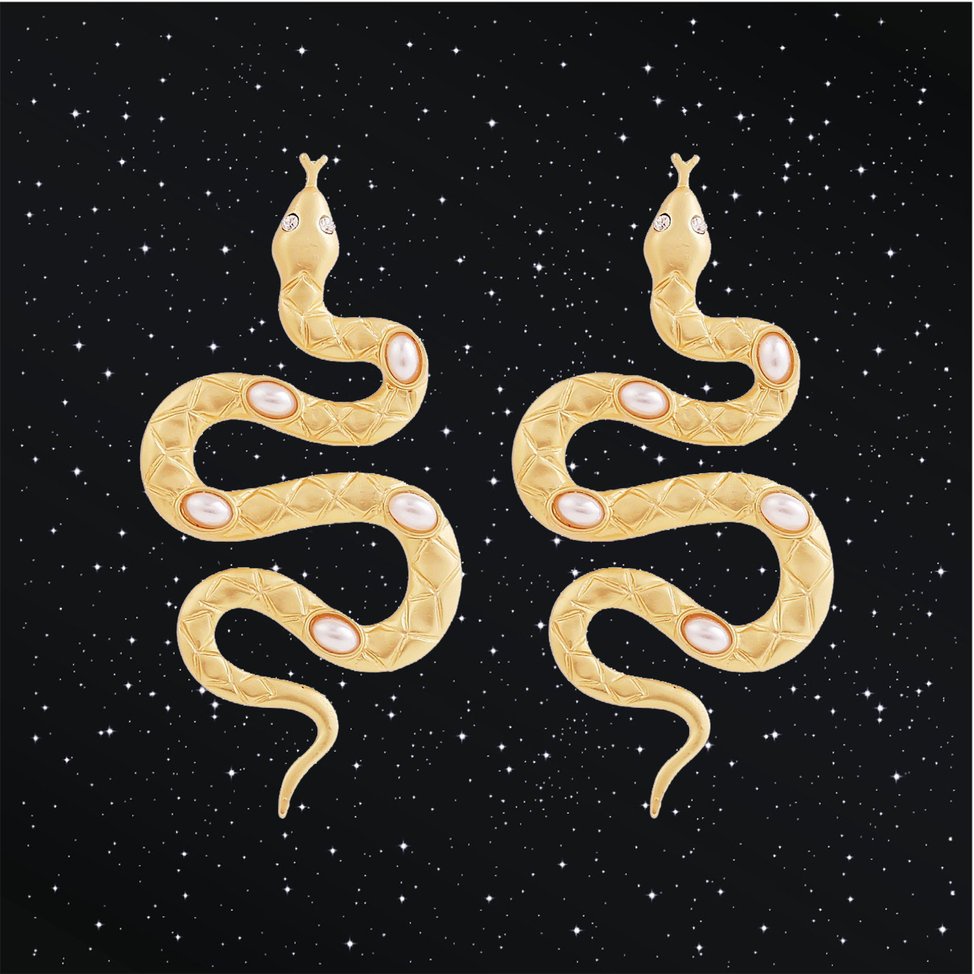 Khuyên tai hình rắn mạ bạc đính đá và ngọc trai