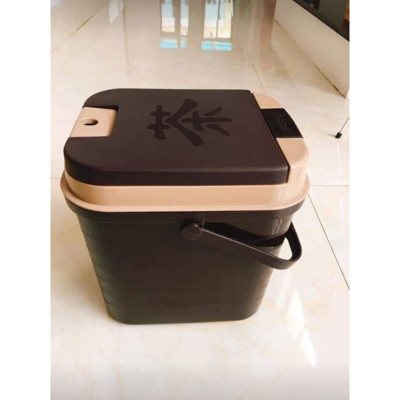 Thùng thu nước và bã trà kèm bộ dây tio dẫn nước thải