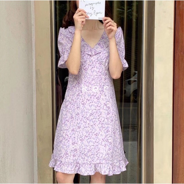 Váy hoa cổ V bèo