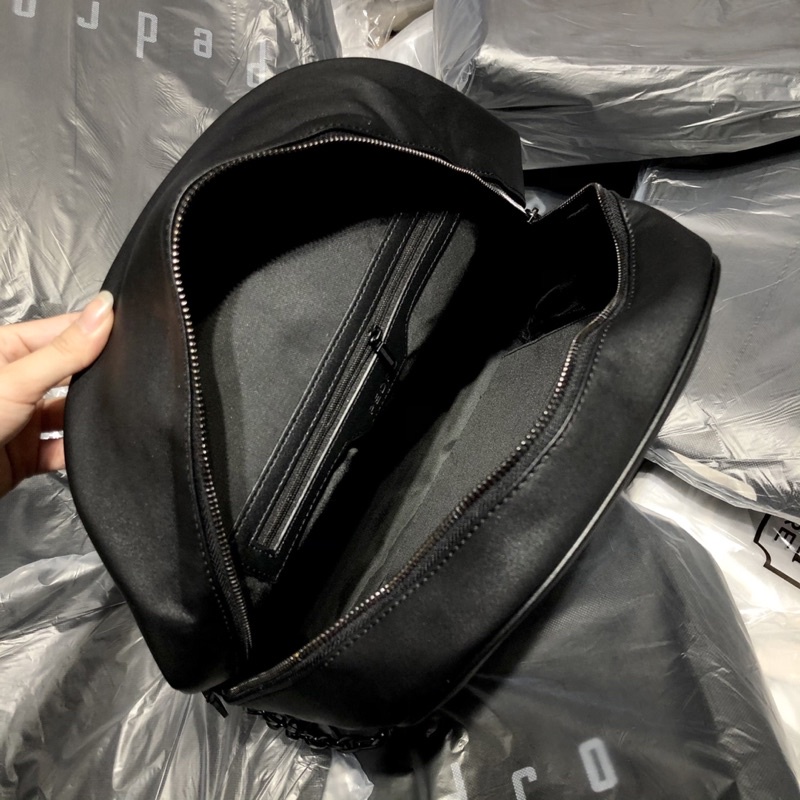 TNS - Balo form vuông  laptop chống shock Pedrio backpack - chất da cao cấp-màu đen classic