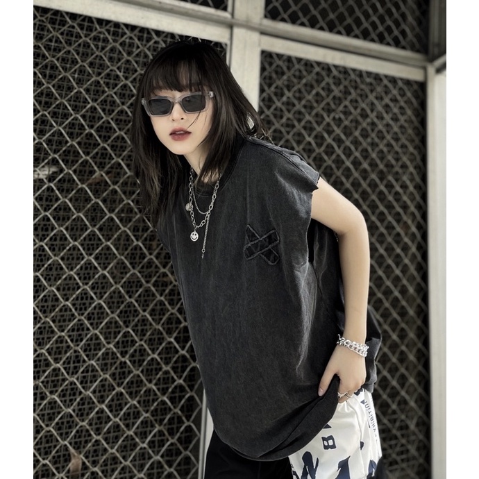 Áo tanktop vải wash điểm nhấn thêu ngực áo