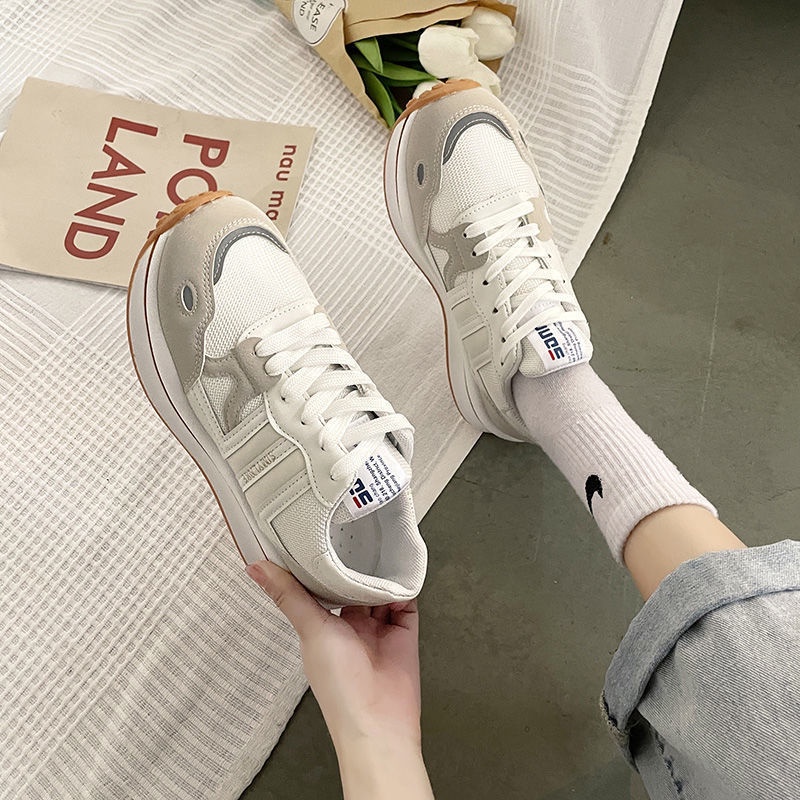 Giày Thể Thao Đế Dày Siêu Nhẹ Màu Trắng Dễ Phối Đồ Thời Trang Phong Cách Hàn Quốc Cho Nữ