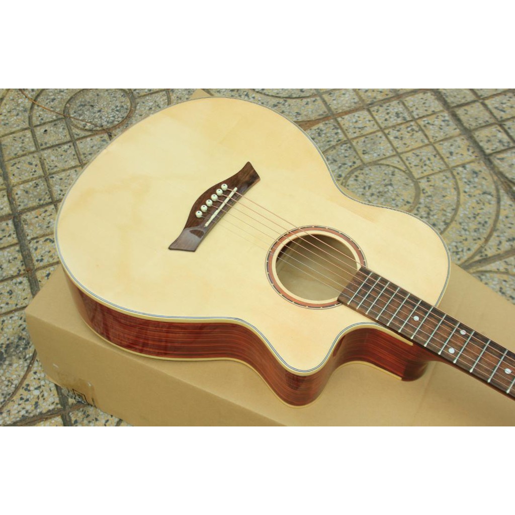 Guitar giá rẻ cho người mới tập ESAC180