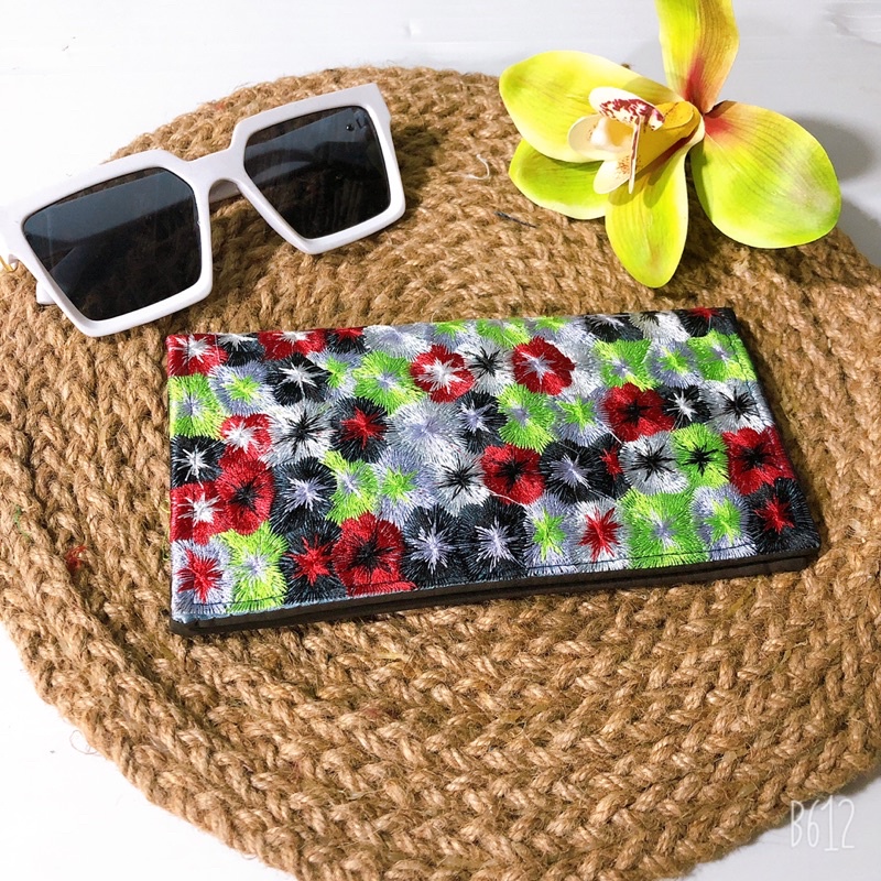 Ví thêu bông nhí