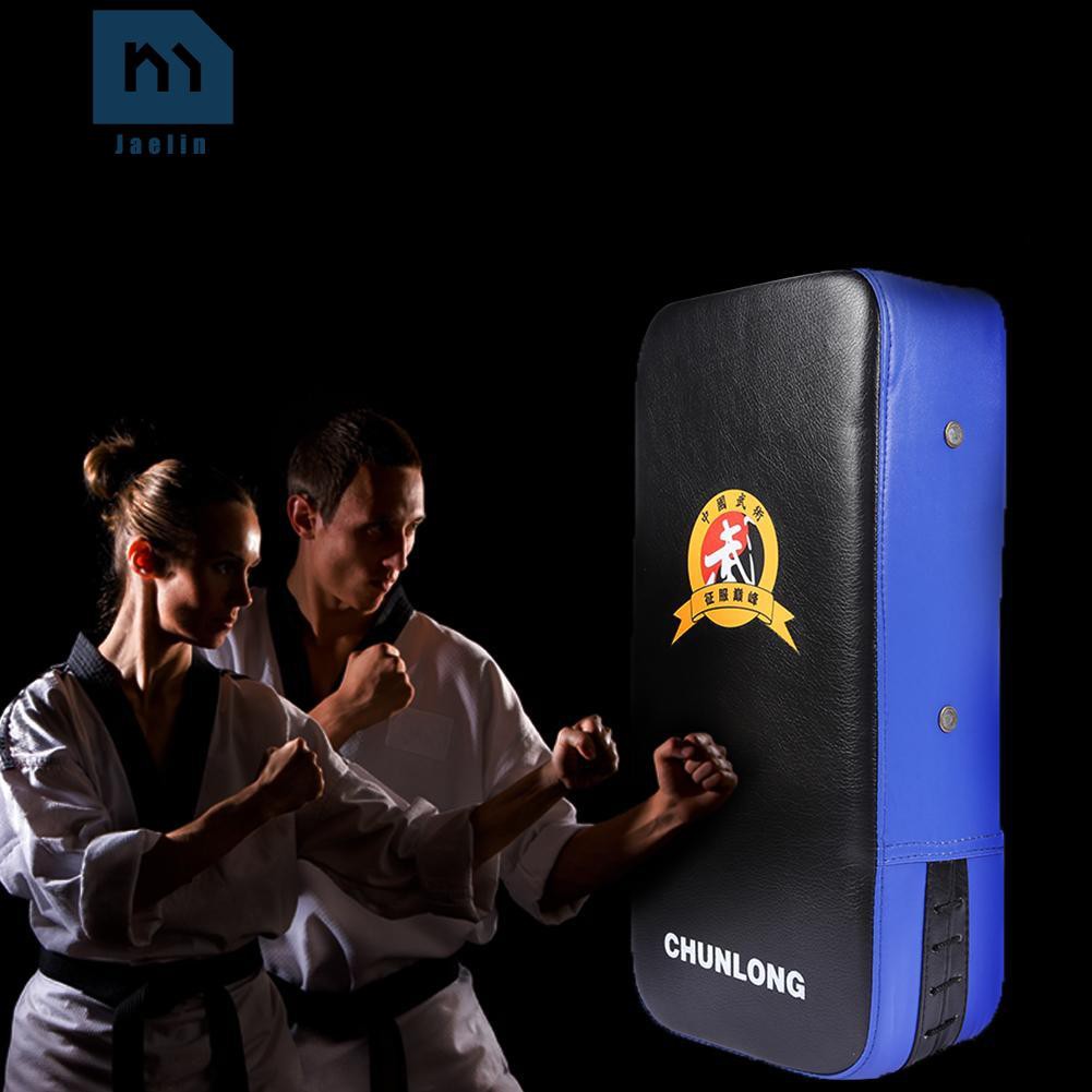 Miếng đấm đá tập võ Taekwondo