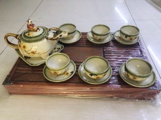 Bộ ấm chén trẻ trăn trâu