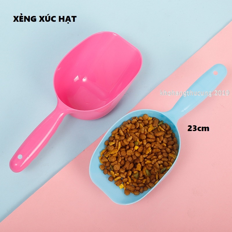 XẺNG NHỰA XÚC HẠT THỨC ĂN