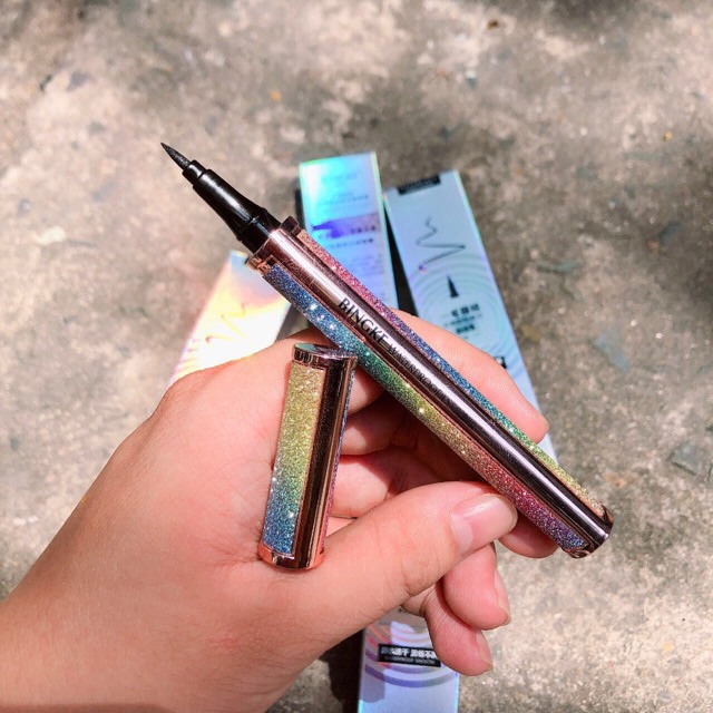 Kẻ mắt chống thấm nước Kim tuyến cho đôi mắt sắc sảo cá tính | BigBuy360 - bigbuy360.vn