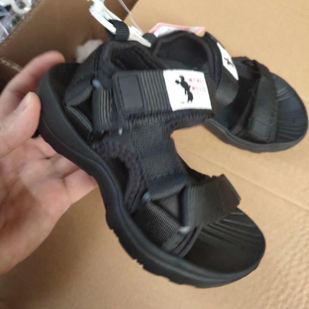 Sandal bé trai dư xịn