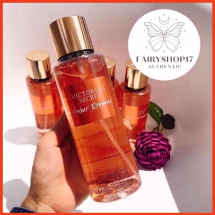 (𝐍𝐞𝐰) Xịt Thơm Body Mist Victoria’s Secret - 𝐀𝐌𝐁𝐄𝐑 𝐑𝐎𝐌𝐀𝐍𝐂𝐄 30ml/50ml/100ml