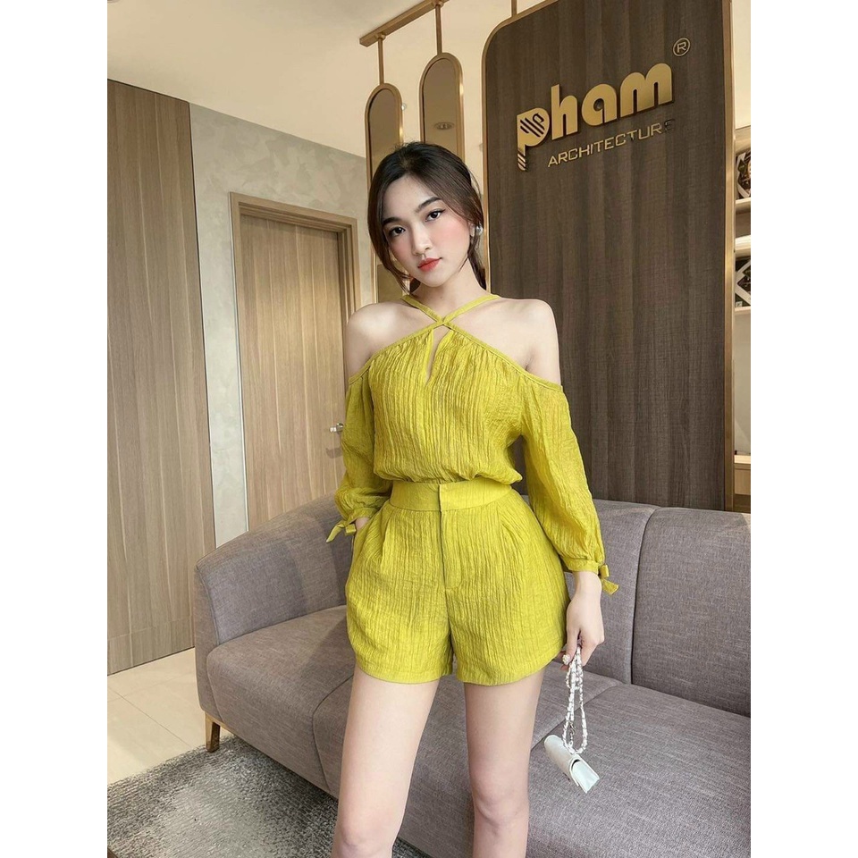 Set bộ đồ nữ khoét ngực cổ yếm xinh xắn với 4 màu tôn da, tôn dáng dành cho các đi chơi, đi biển