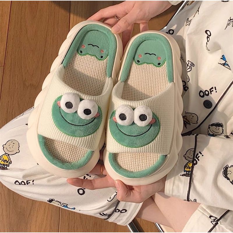 Dép Nữ Hình Mặt Ếch xanh Siêu Êm, dép thỏ carot  dễ thương  Đẹp Xịn,phong cách ulzzang Dép đi trong trong siêu mềm