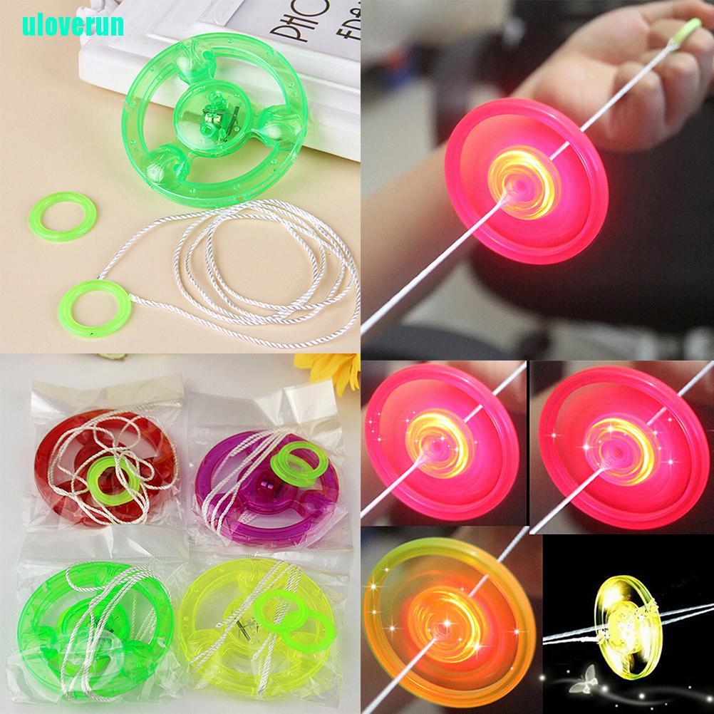 Đĩa Bay Bằng Nhựa Có Đèn LED Nhiều Màu Sắc Dành Cho Trẻ Em