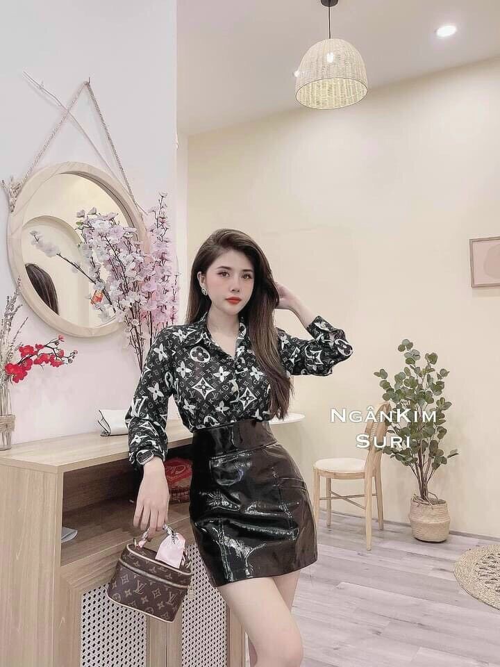 [Mã FAMAYWA giảm 10K đơn 50K] Áo sơ mi chữ to chất tơ mỏng cá tính | BigBuy360 - bigbuy360.vn