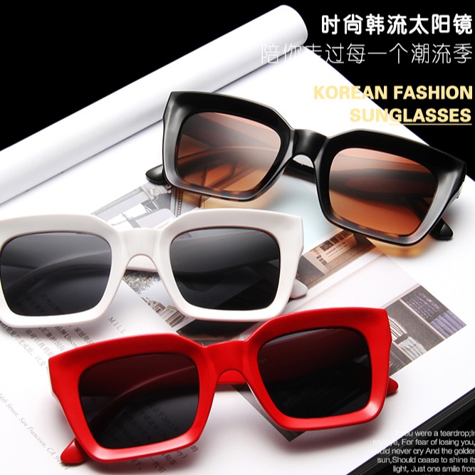 Kính mát gọng tròn phong cách Hàn Quốc thời trang