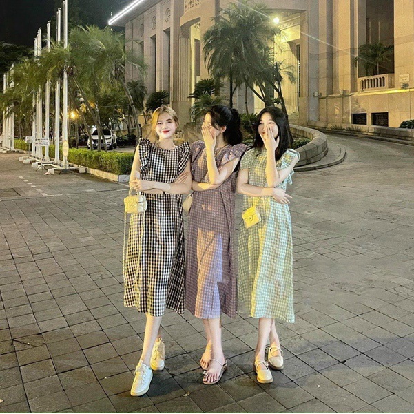 1907VS- váy suông kẻ