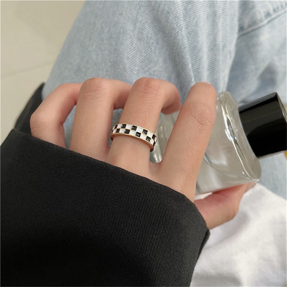 Nhẫn Kim Loại Dạng Hở Điều Chỉnh Được Họa Tiết Sọc Caro Trắng Đen Đơn Giản Có Thể Điều Chỉnh Cho Nữ