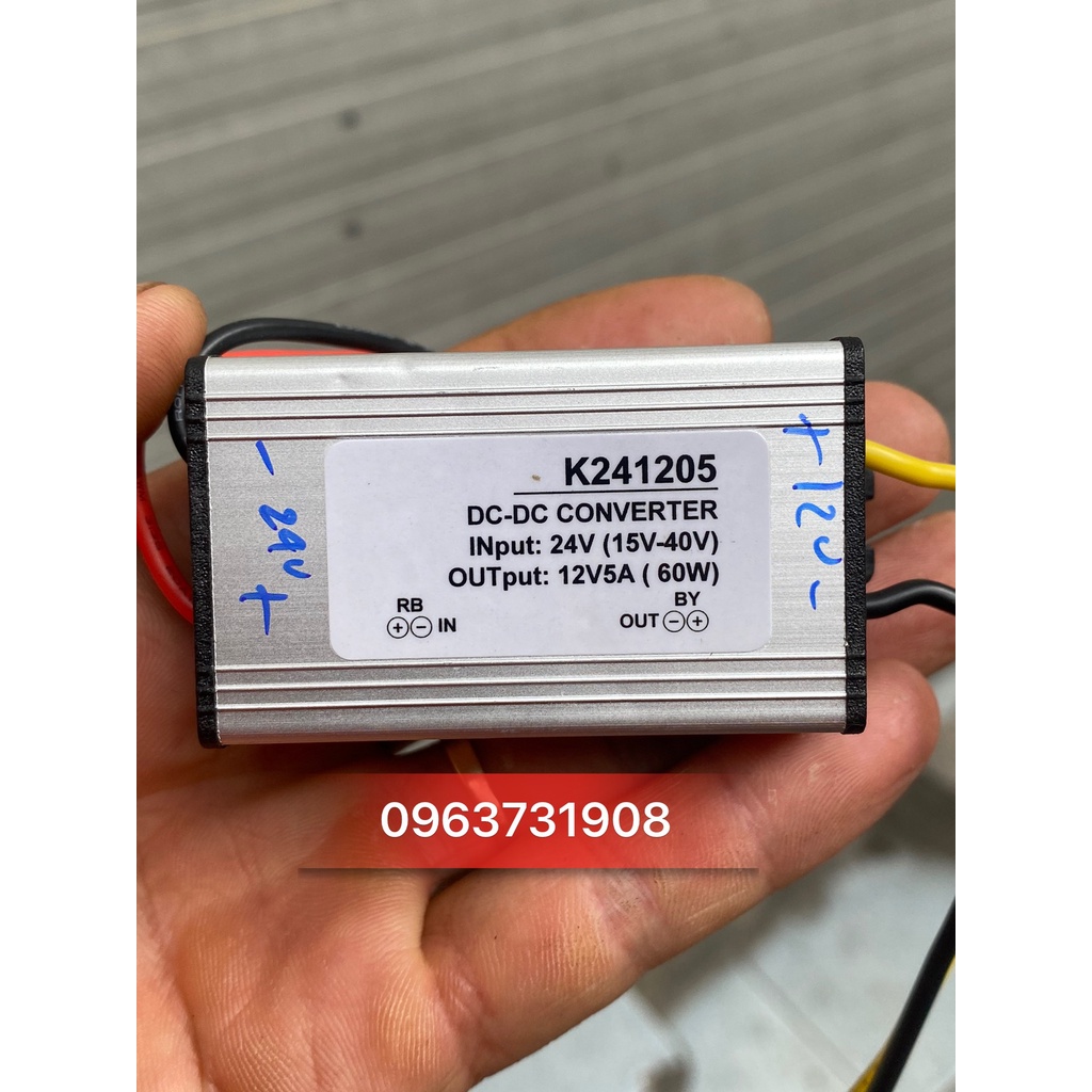 Mạch chuyển dổi điện áp 24V xuống 12V lắp camera lùi trên oto xe tải , xe buýt