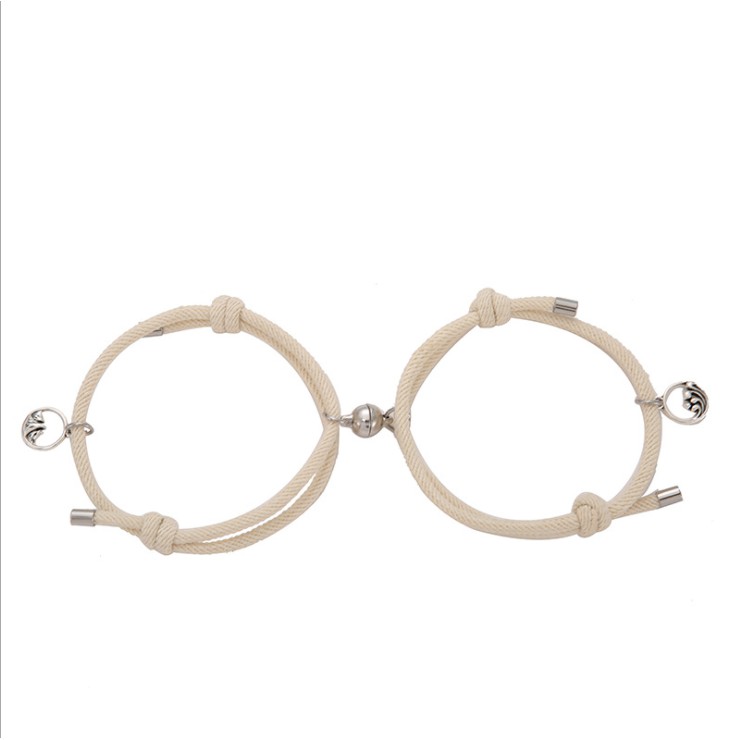 Set 2 Vòng Tay Cặp Đôi Từ Tính Màu Đen/Trắng Làm Quà Tặng Cho Bạn Gái