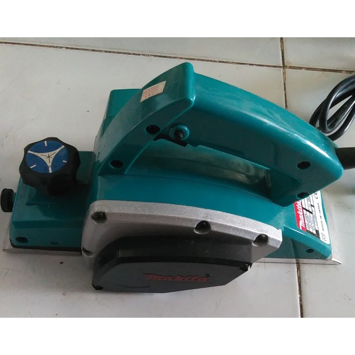 MÁY BÀO GỖ MAKITA N1900B