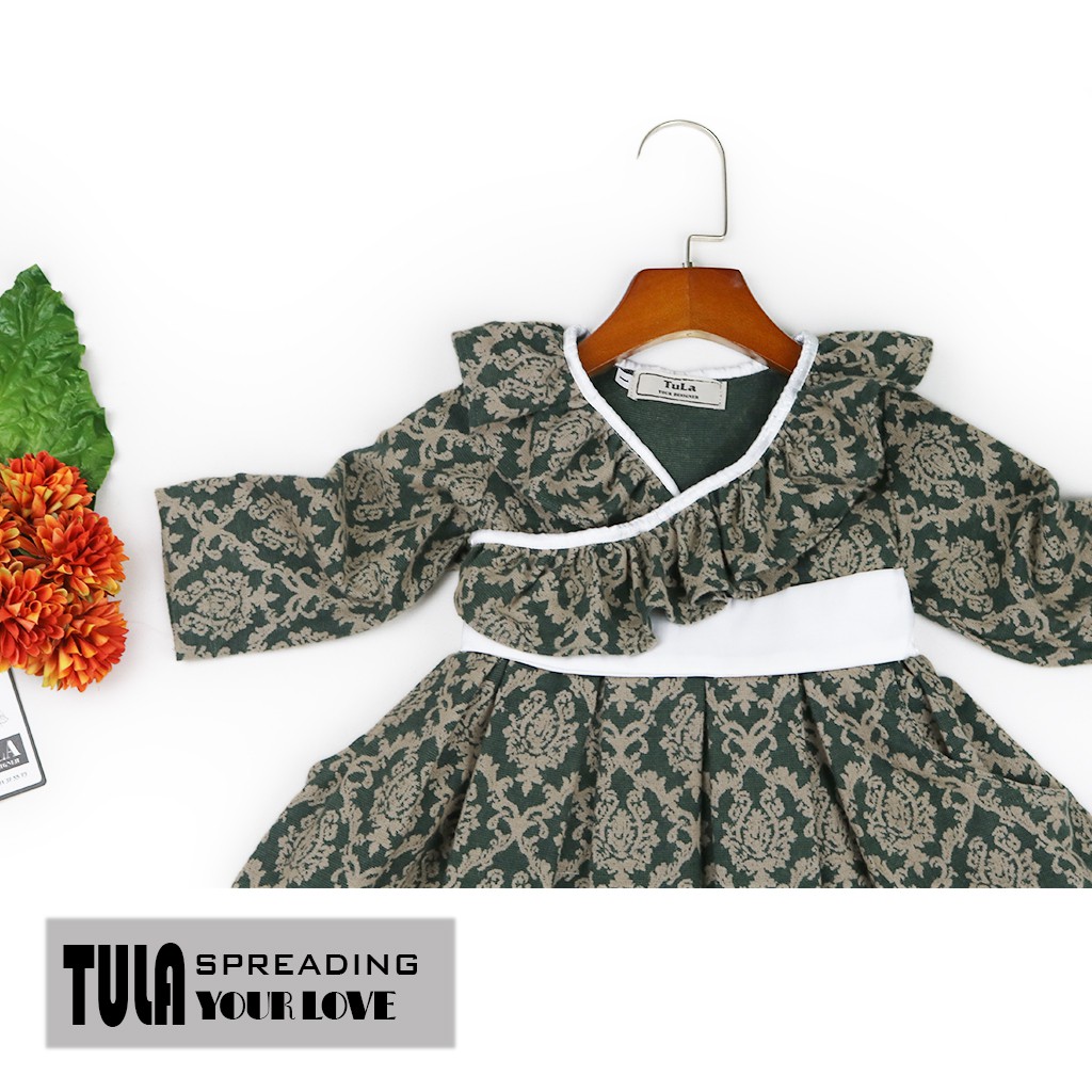 Váy Đầm Bé Gái Gắn Nơ Trắng Họa Tiết Xinh Trên Nền Xanh Lá Đậm Phù Hợp Thu Đông Cho Bé