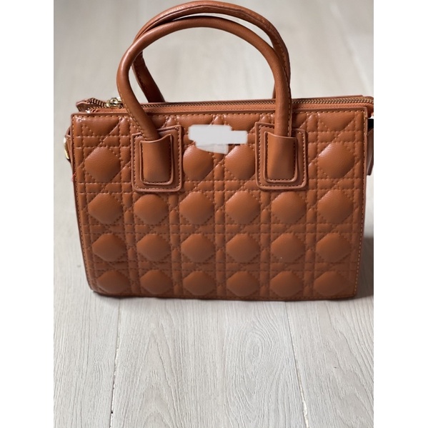 Túi cầm tay đeo chéo siz22cm.6 ô li,4 màu chọn lựa.Freeshipetra.