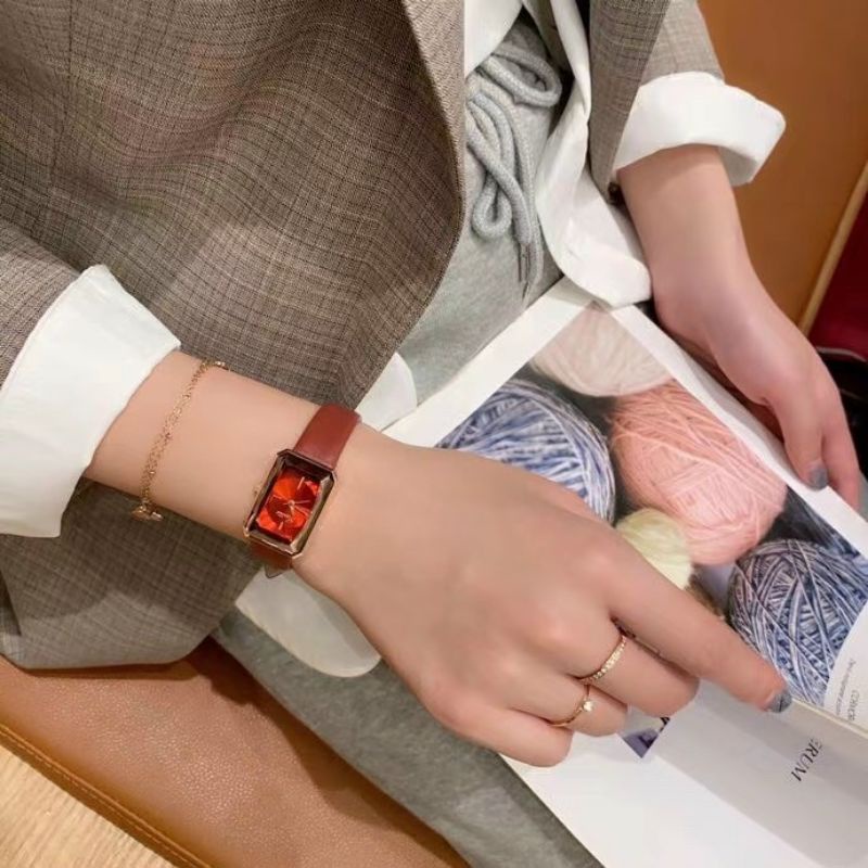 Đồng hồ dây da nữ