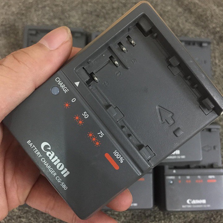 Sạc pin Canon CG-580 chính hãng cho Pin BP-511, dùng cho máy ảnh Canon 10D, 20D, 30D, 40D, 50D,5D