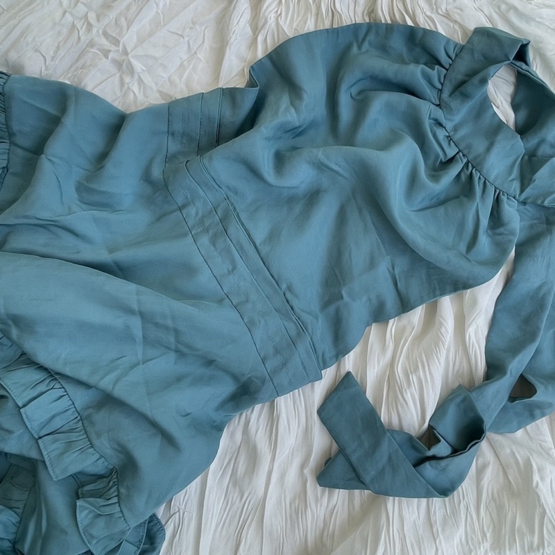 Đầm xinh yếm Midie dress bèo tầng hở lưng